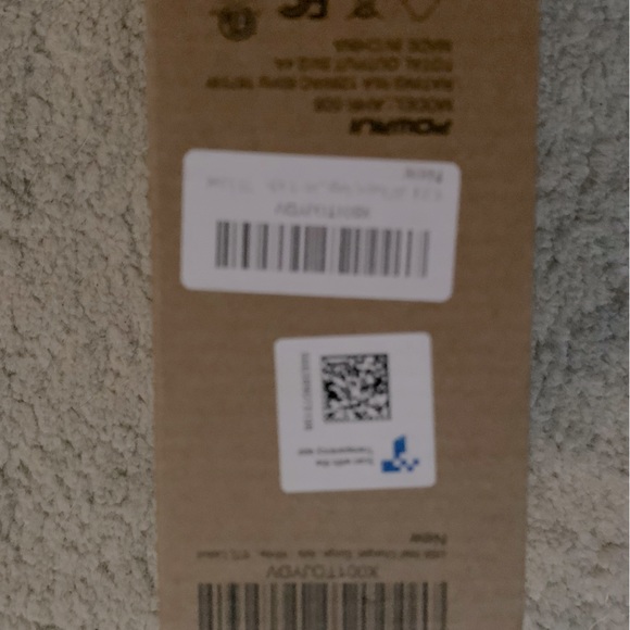 USB Wall Charger, Surge Protector, 6-Outlet Extender & 2 USB Charging Ports - Picture 3 of 3